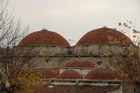 Safranbolu’da Cinci Hamamı’nın kiremit kaplı büyük ve küçük kubbeleri