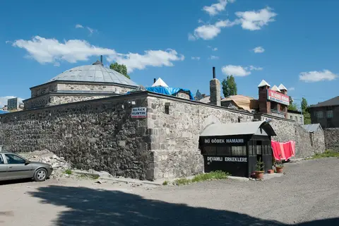 İki Göbek Hamamı, Yakutiye/Erzurum — hamam genel görünümü