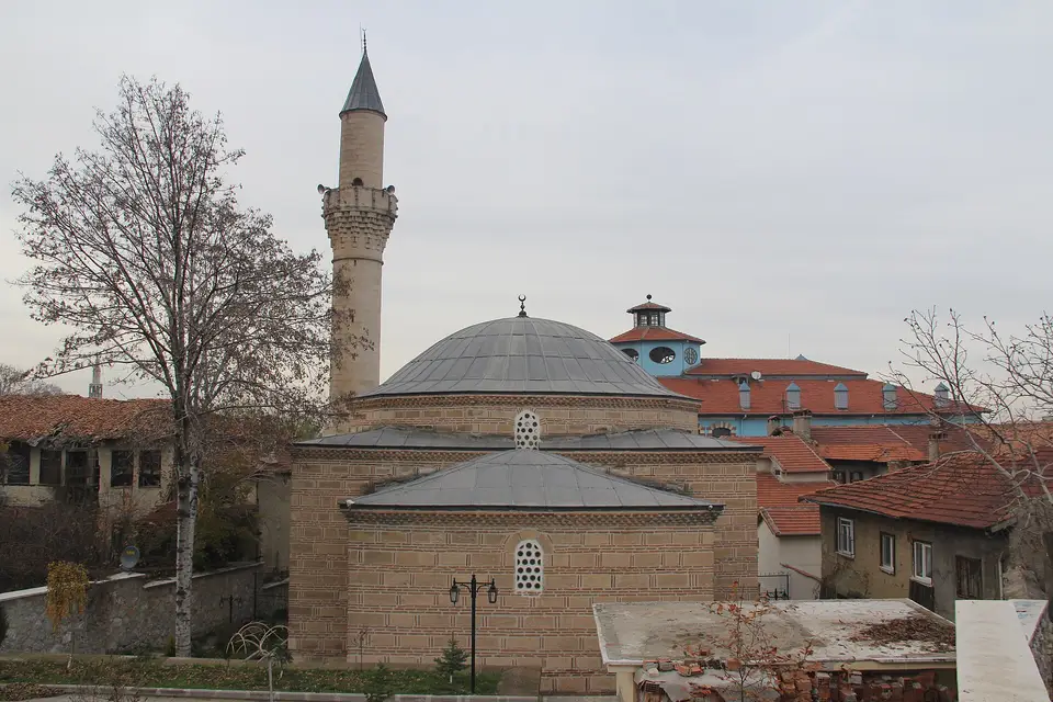Saray caminin güneyden görünüşü
