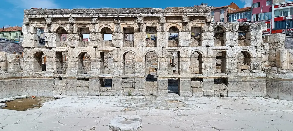 Kral Kızı Hamamı: Sarıkaya Roma Hamamı (Basilica Therma)