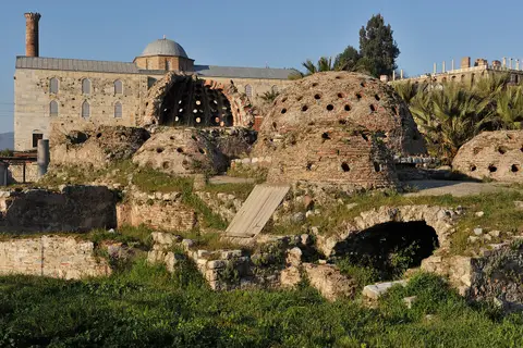 Temsilî görsel — İzmir yöresinden bir hamam manzarası